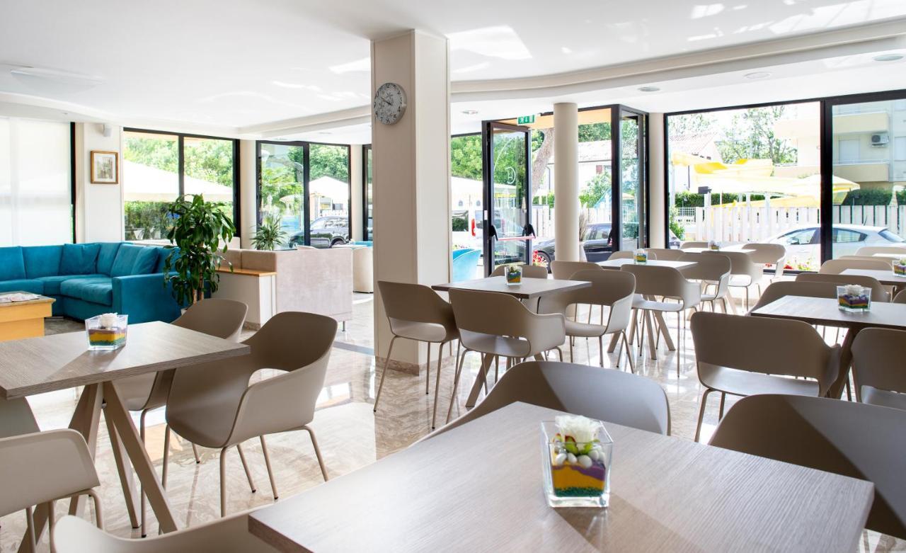 Hotel Caravel B&B Misano Adriatico Eksteriør billede