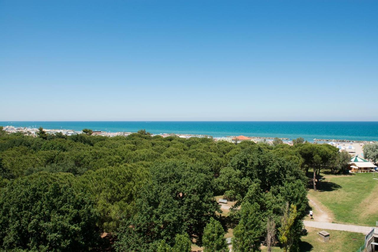Hotel Caravel B&B Misano Adriatico Eksteriør billede