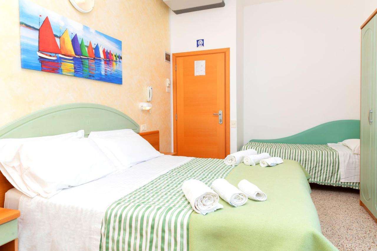 Hotel Caravel B&B Misano Adriatico Eksteriør billede