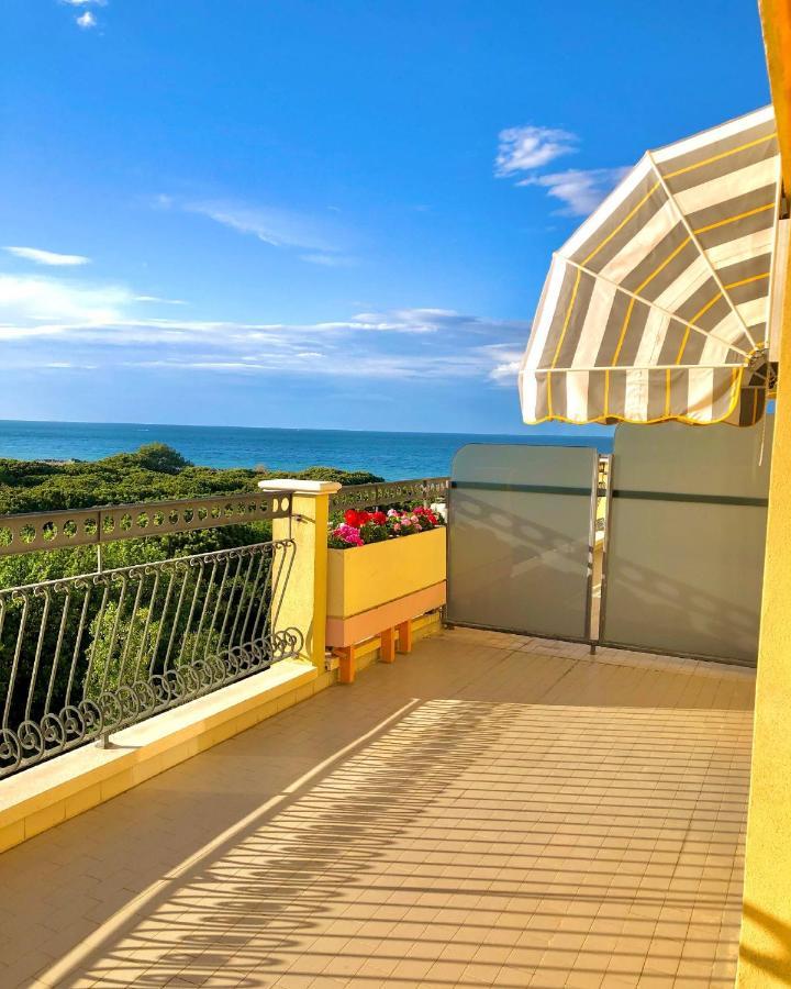 Hotel Caravel B&B Misano Adriatico Eksteriør billede